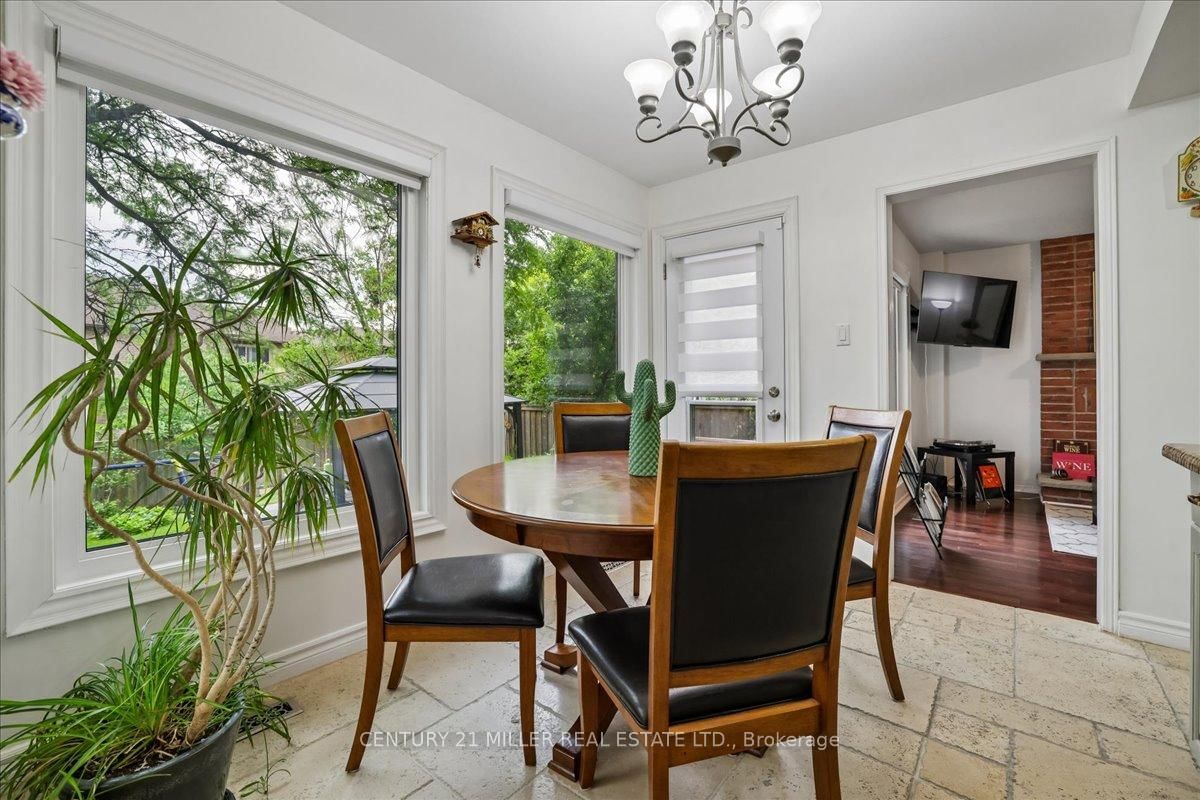 2120 Sixth Line • Oakville, ON photo 10