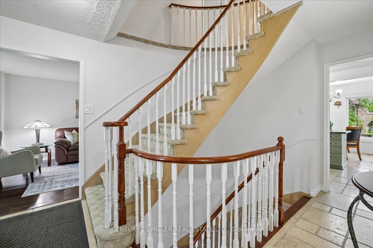 2120 Sixth Line • Oakville, ON photo 16