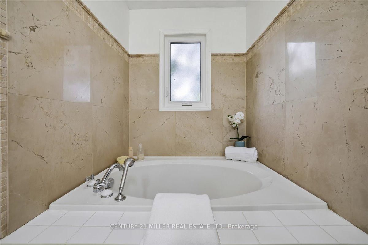 2120 Sixth Line • Oakville, ON photo 20