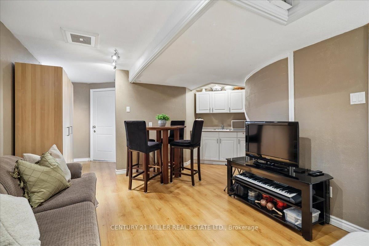 2120 Sixth Line • Oakville, ON photo 31