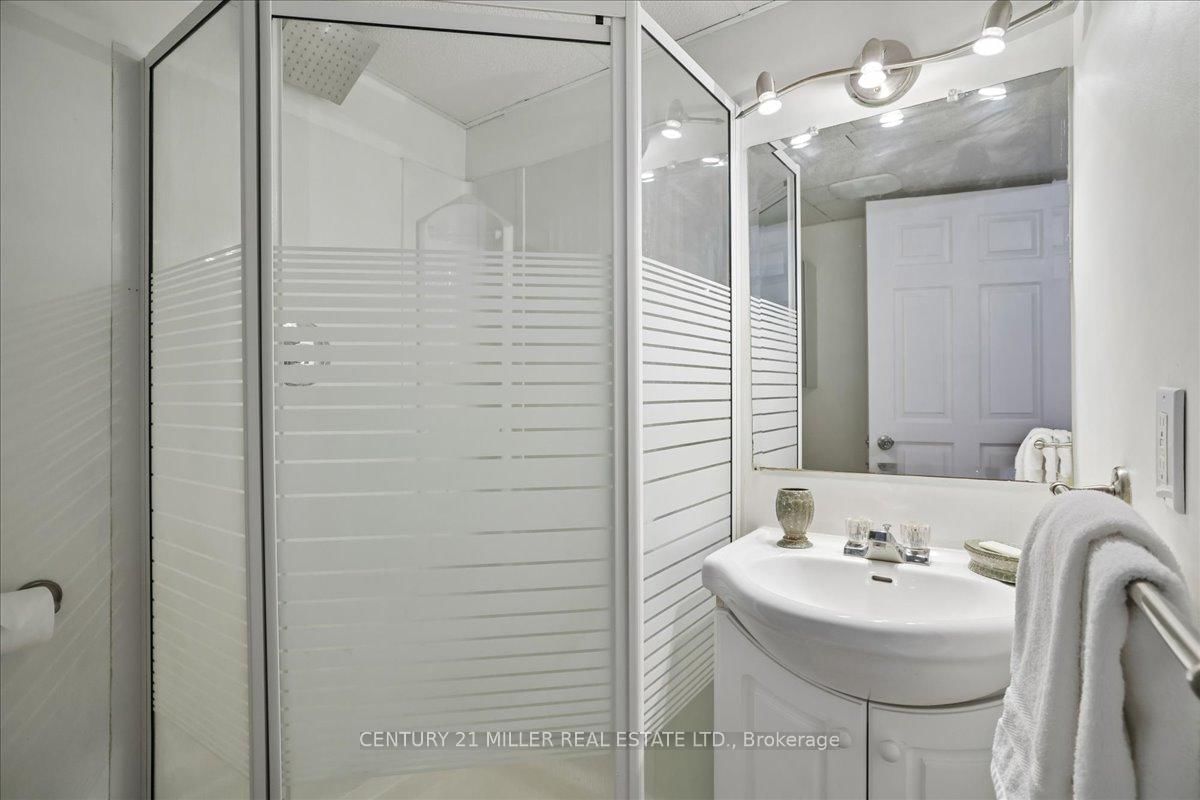 2120 Sixth Line • Oakville, ON photo 32
