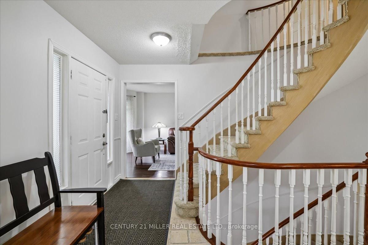 2120 Sixth Line • Oakville, ON photo 4
