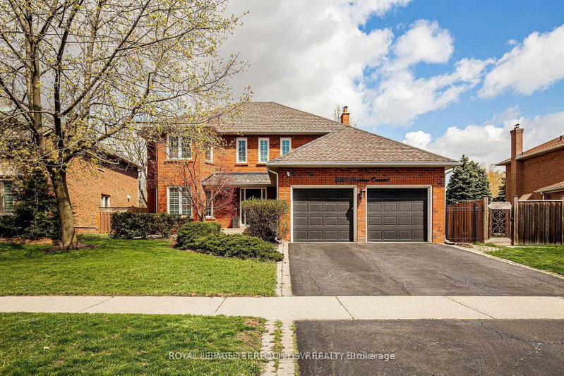 2025 Parklane Crescent