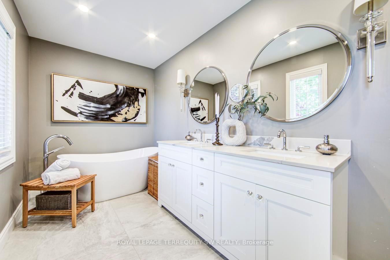2025 Parklane Crescent • Burlington, ON photo 23