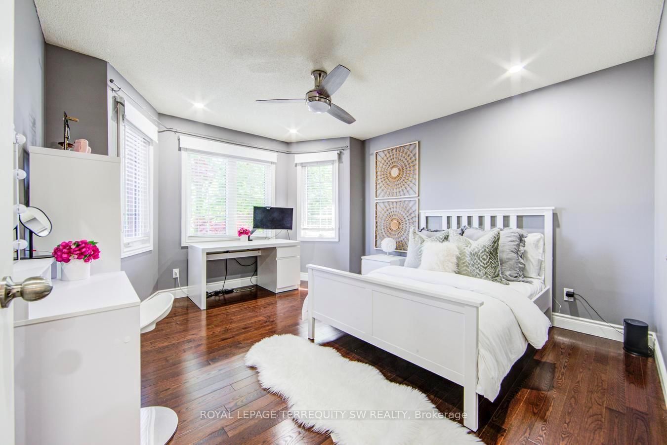2025 Parklane Crescent • Burlington, ON photo 33