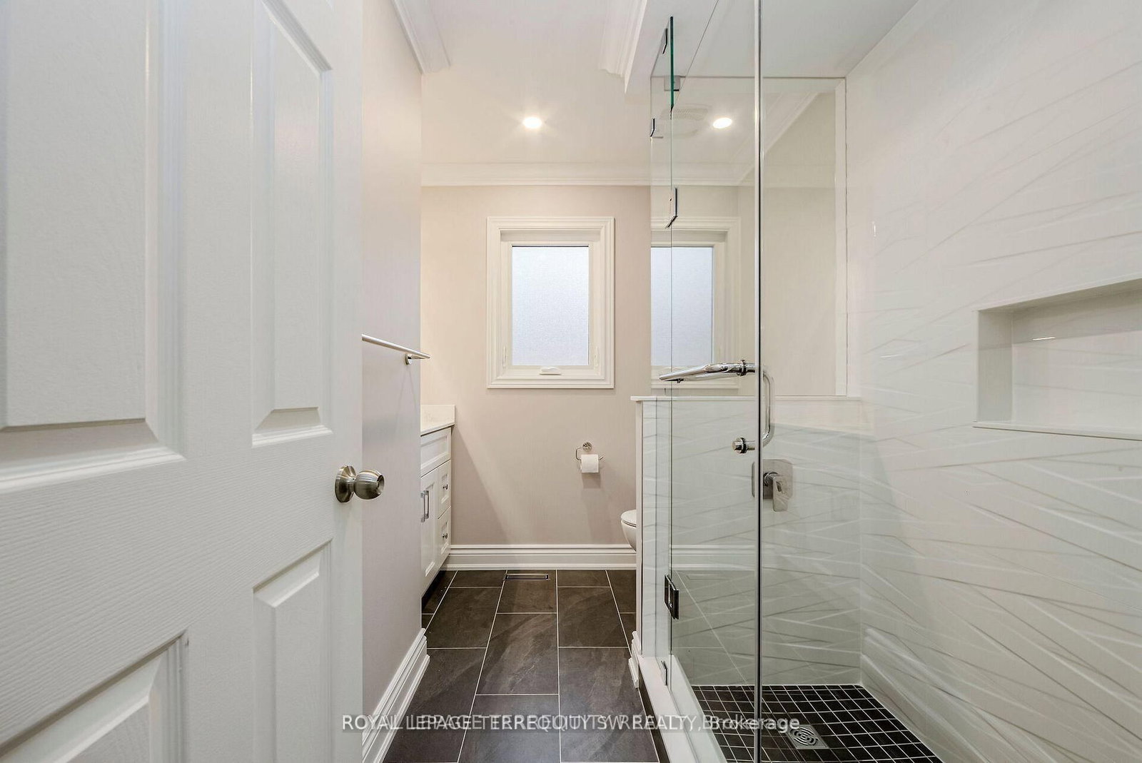 2025 Parklane Crescent • Burlington, ON photo 34