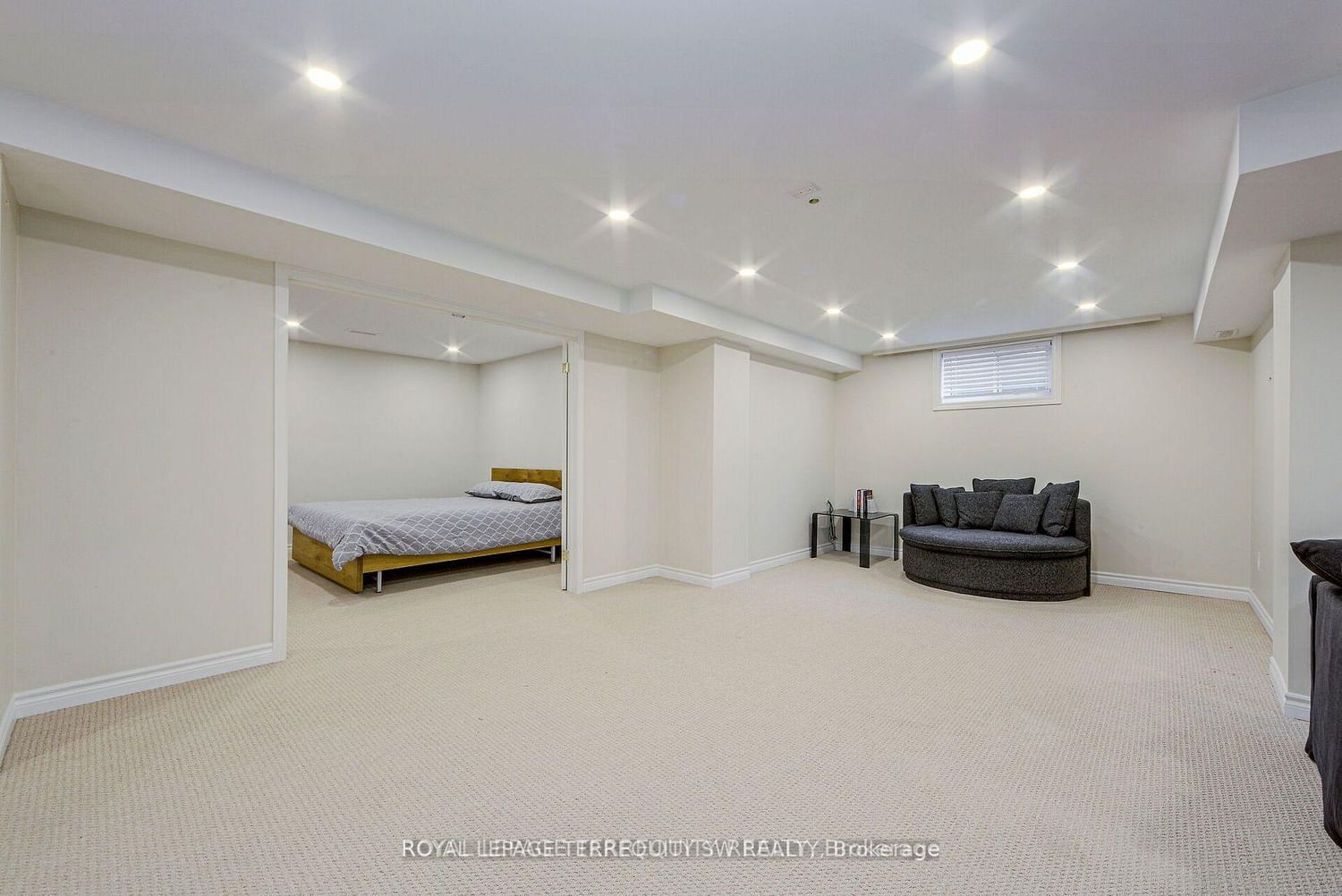 2025 Parklane Crescent • Burlington, ON photo 40