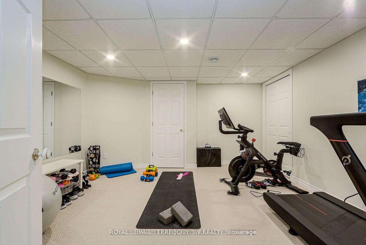 2025 Parklane Crescent • Burlington, ON photo 42