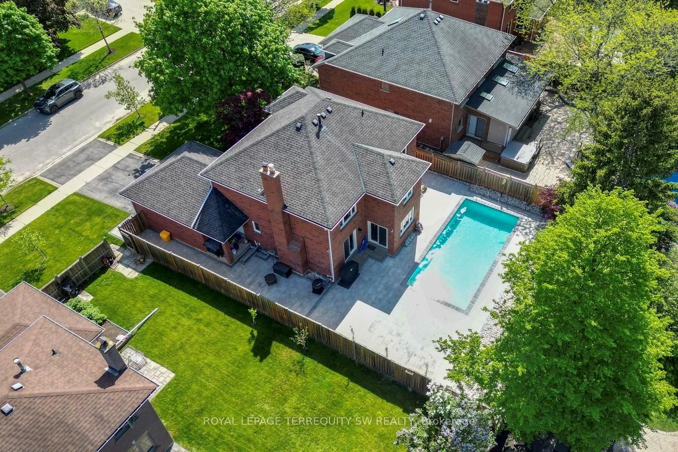 2025 Parklane Crescent • Burlington, ON photo 45