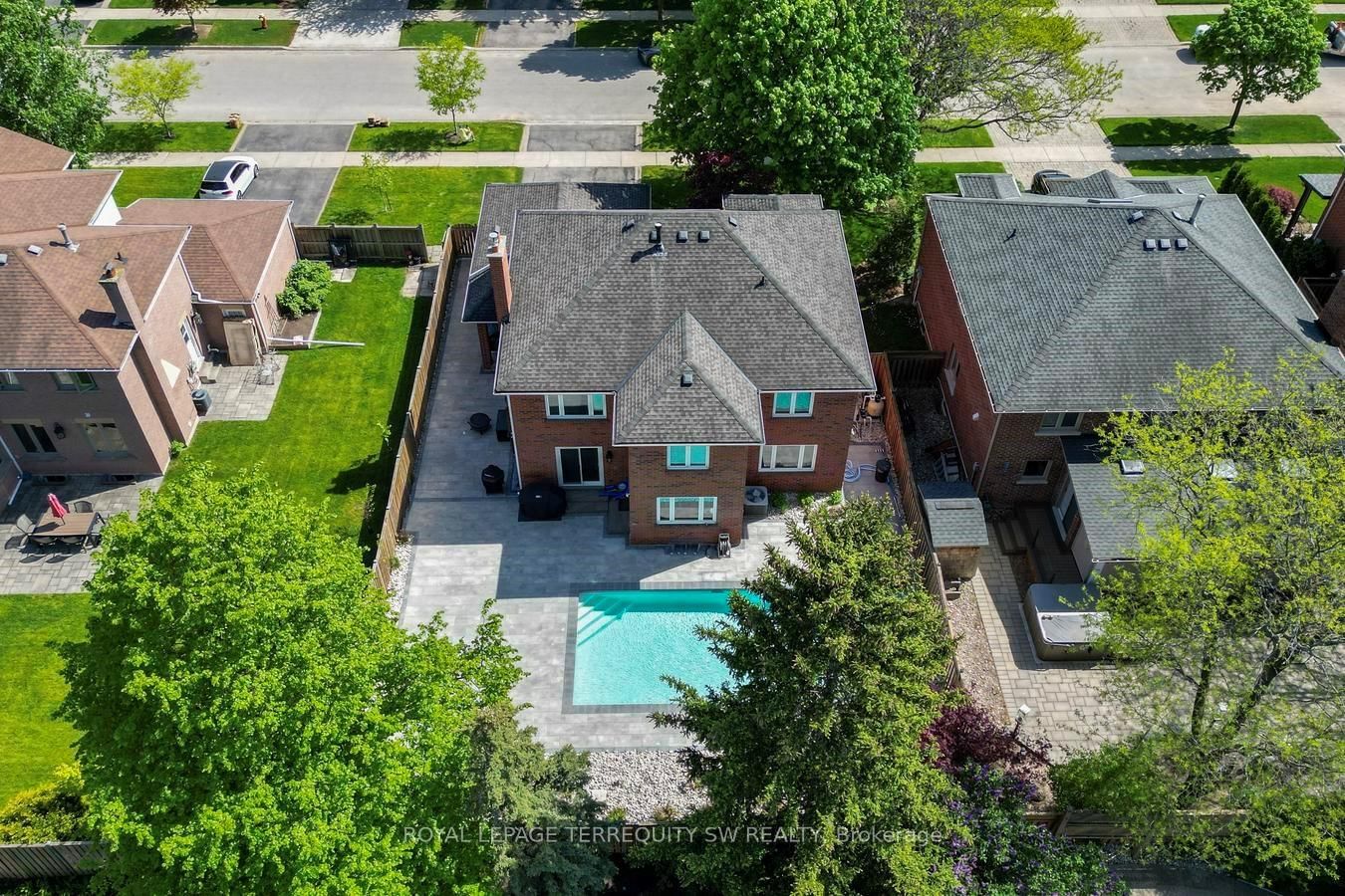 2025 Parklane Crescent • Burlington, ON photo 46