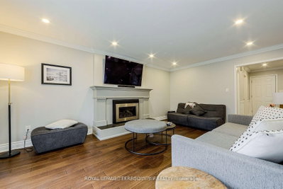 2025 Parklane Crescent • Burlington, ON photo 6