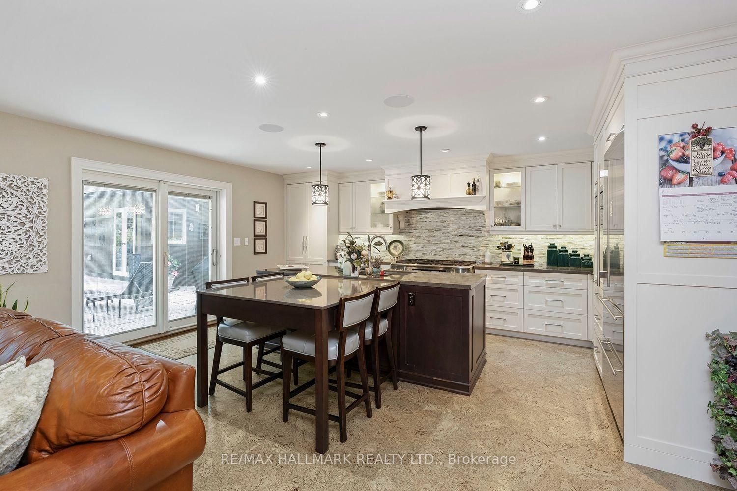 25 Queensborough Crescent • Toronto, ON photo 11