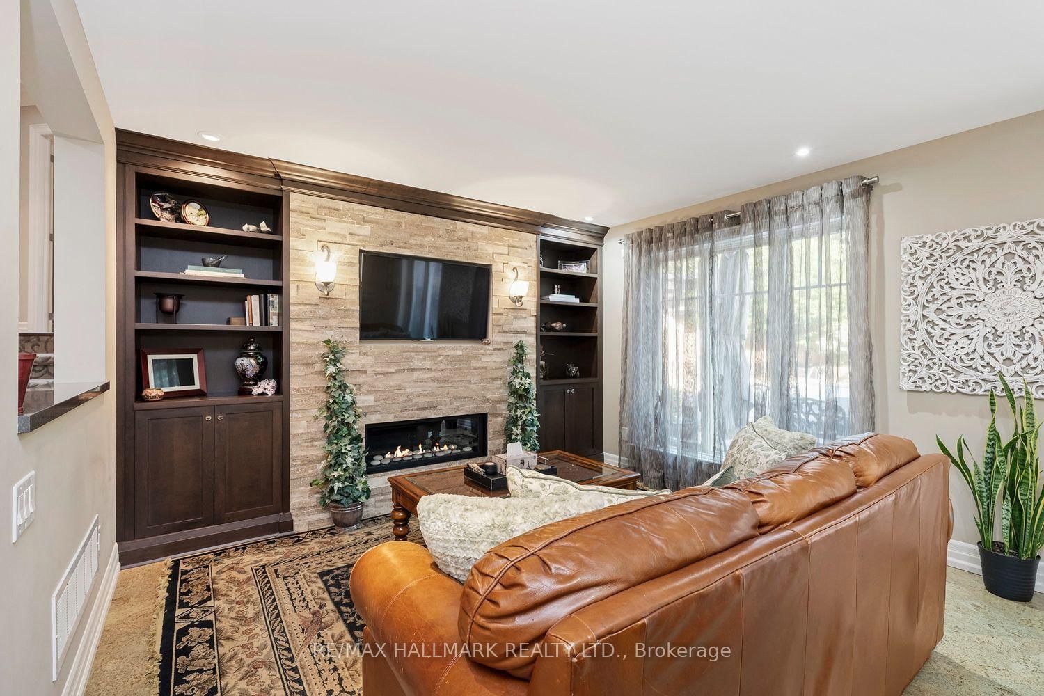 25 Queensborough Crescent • Toronto, ON photo 16