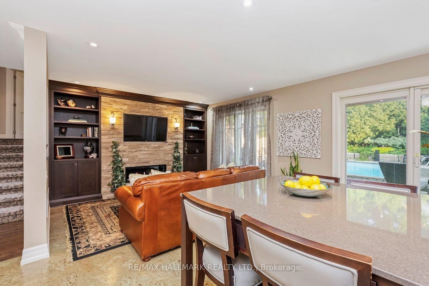 25 Queensborough Crescent • Toronto, ON photo 17