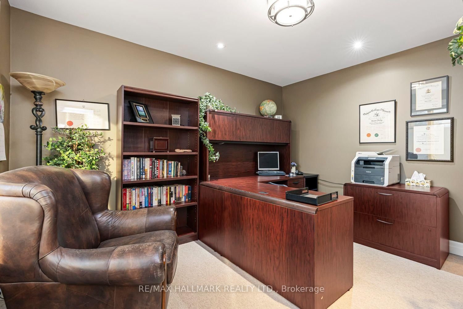 25 Queensborough Crescent • Toronto, ON photo 22