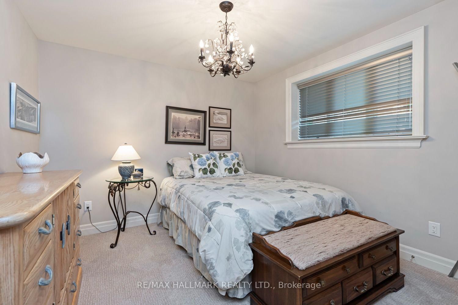 25 Queensborough Crescent • Toronto, ON photo 31