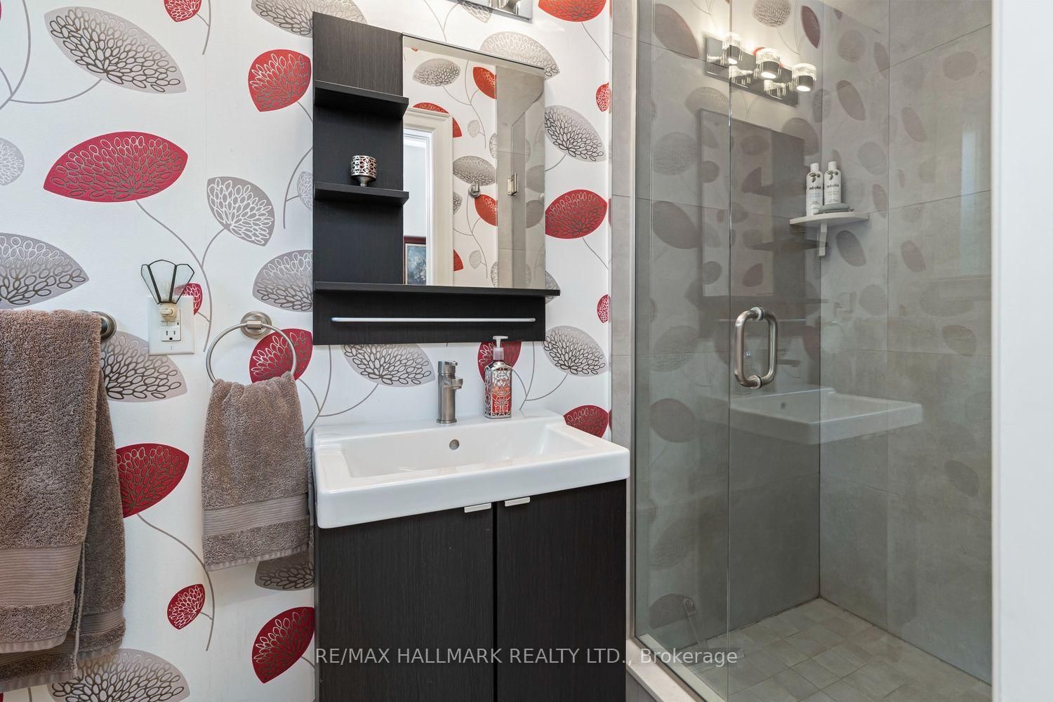 25 Queensborough Crescent • Toronto, ON photo 32