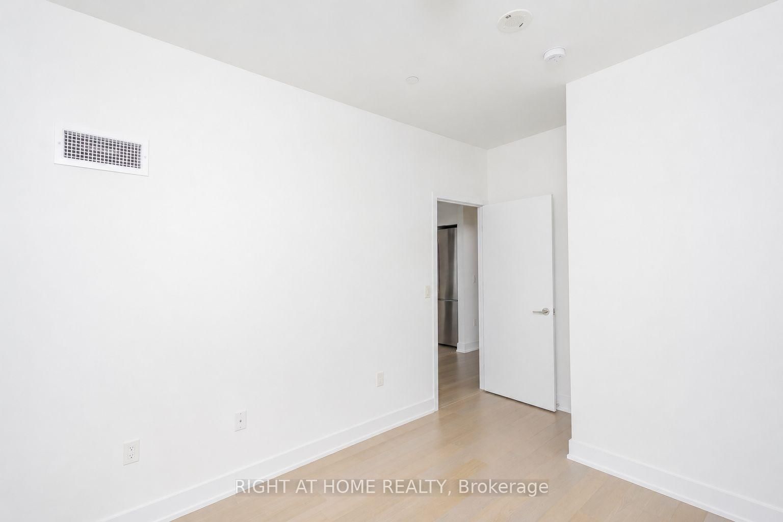 20 Shore Breeze Drive • #LPH02B • Toronto, ON photo 14