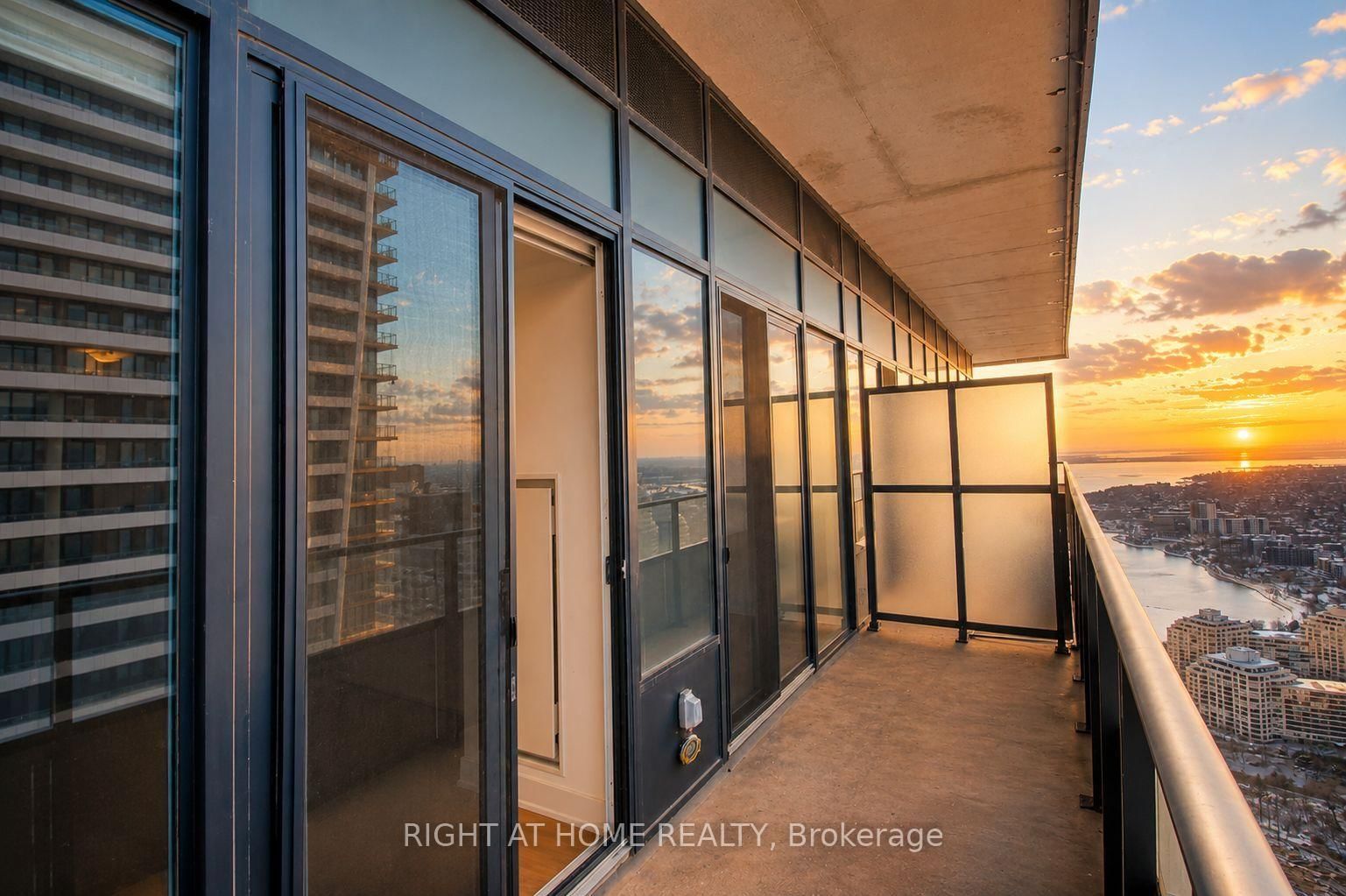 20 Shore Breeze Drive • #LPH02B • Toronto, ON photo 17