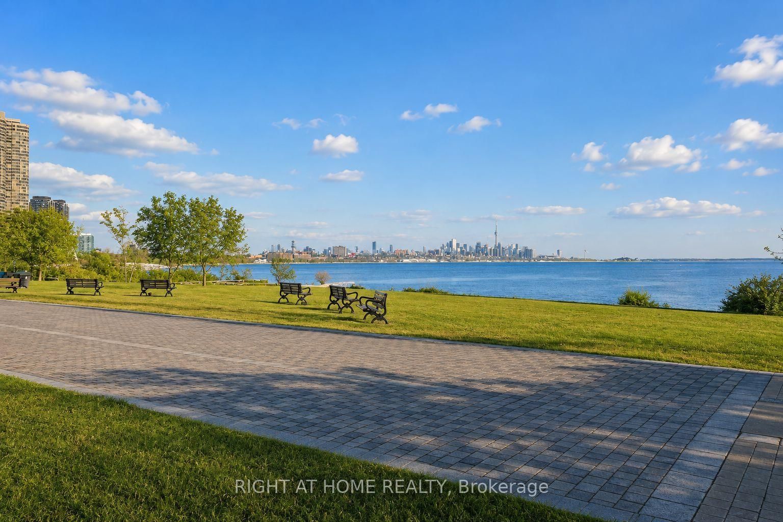 20 Shore Breeze Drive • #LPH02B • Toronto, ON photo 20