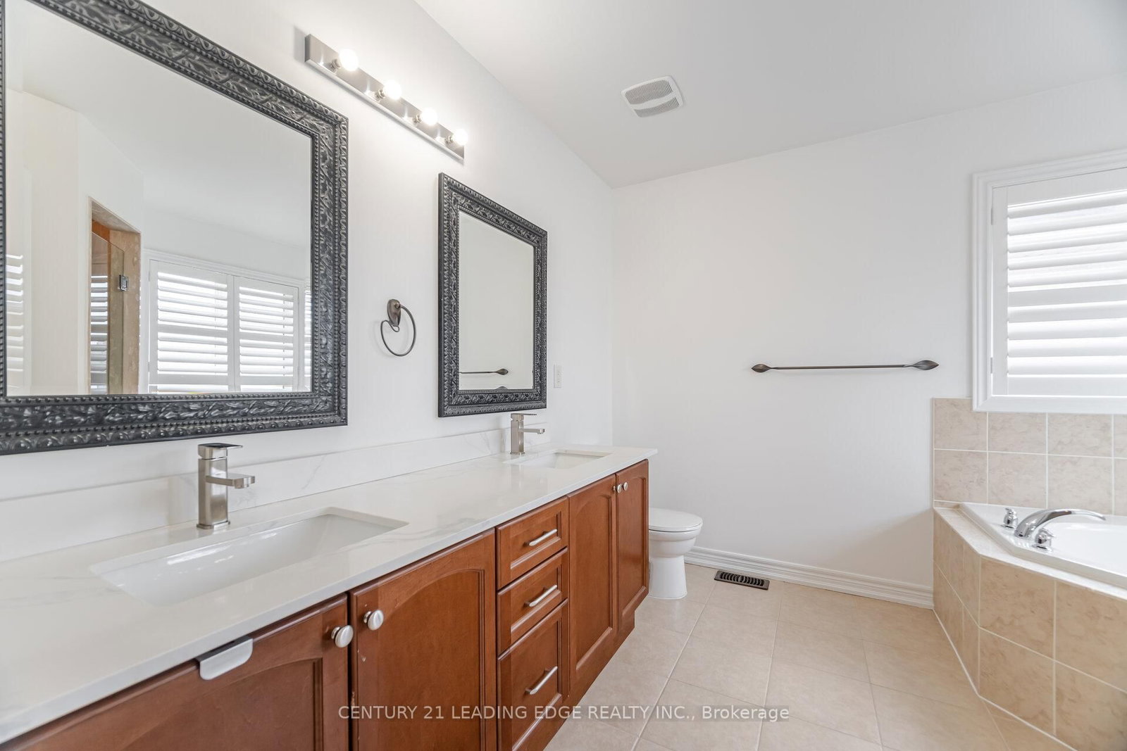 34 Royal Links Circle • Brampton, ON photo 17