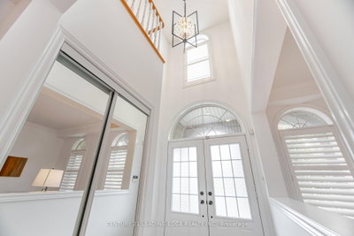 34 Royal Links Circle • Brampton, ON photo 5