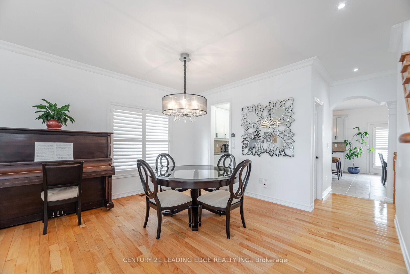 34 Royal Links Circle • Brampton, ON photo 8