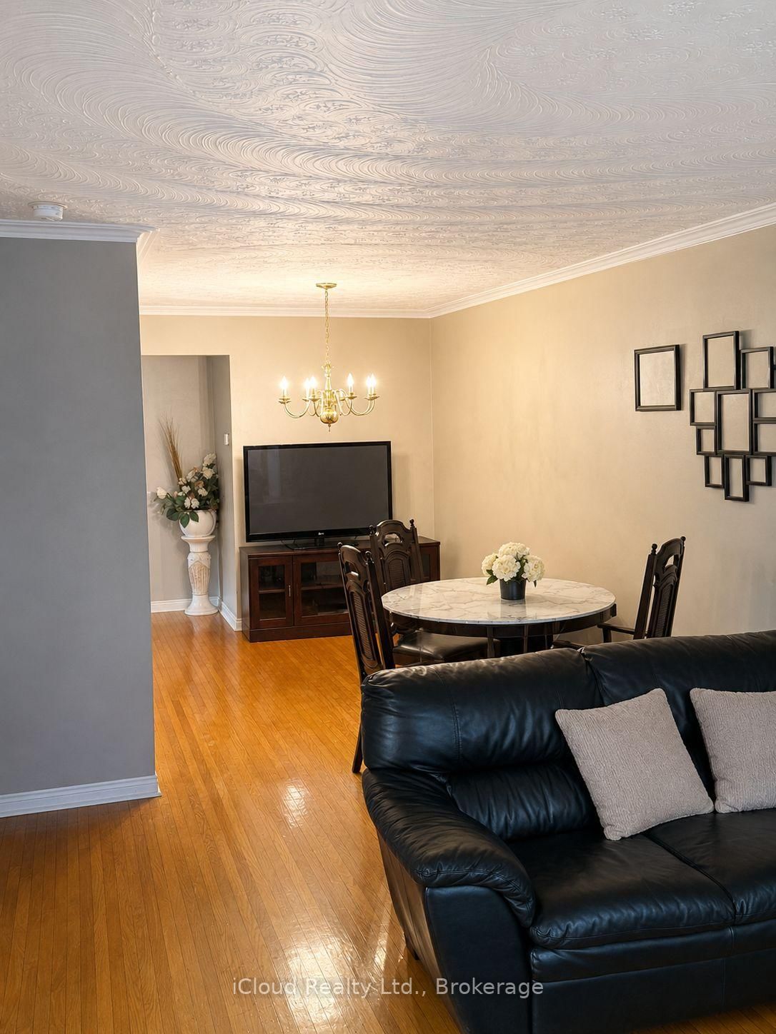 138 Lomar Drive • Toronto, ON photo 8