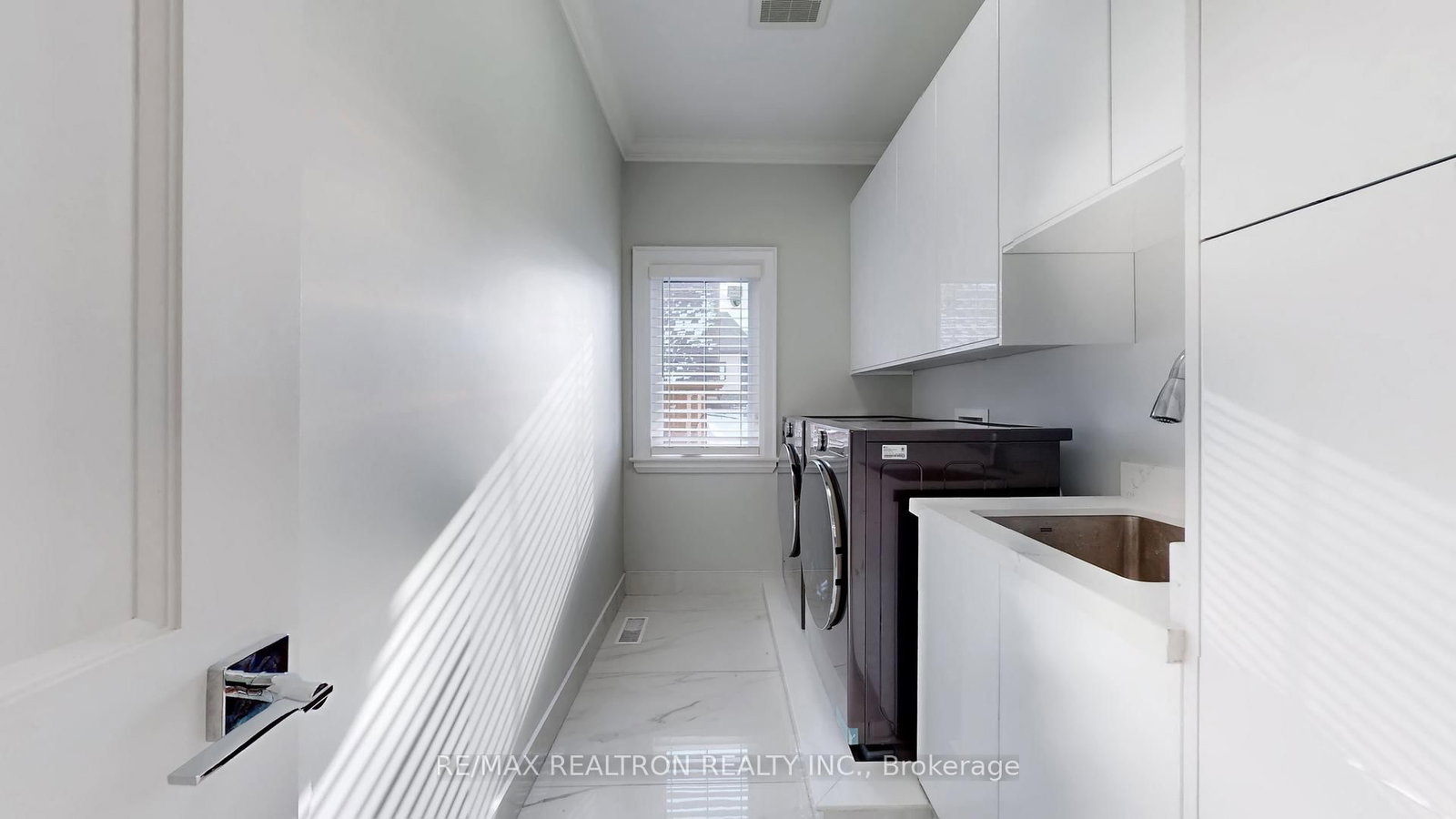 9 Roxaline Street • Toronto, ON photo 33