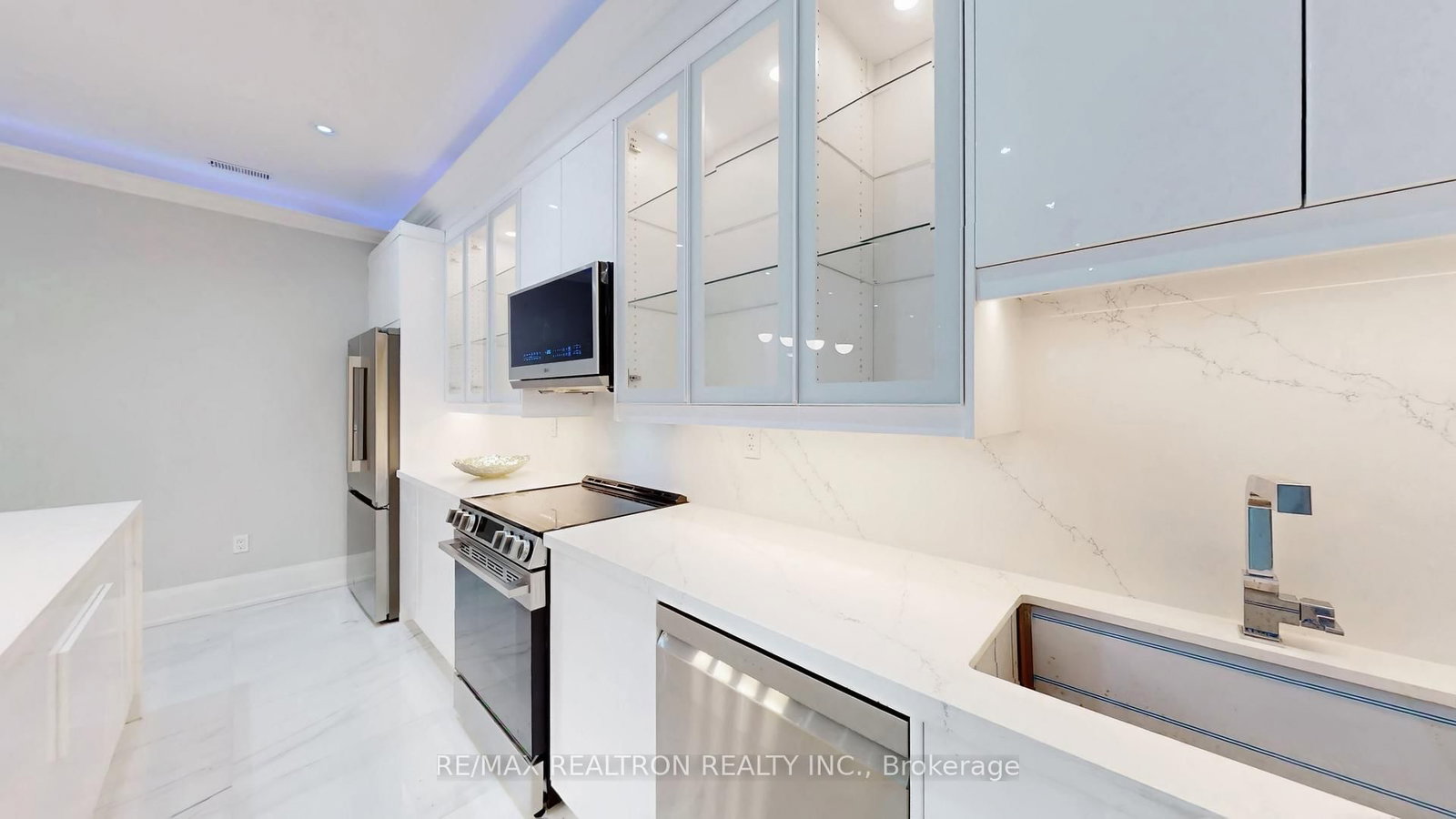 9 Roxaline Street • Toronto, ON photo 38