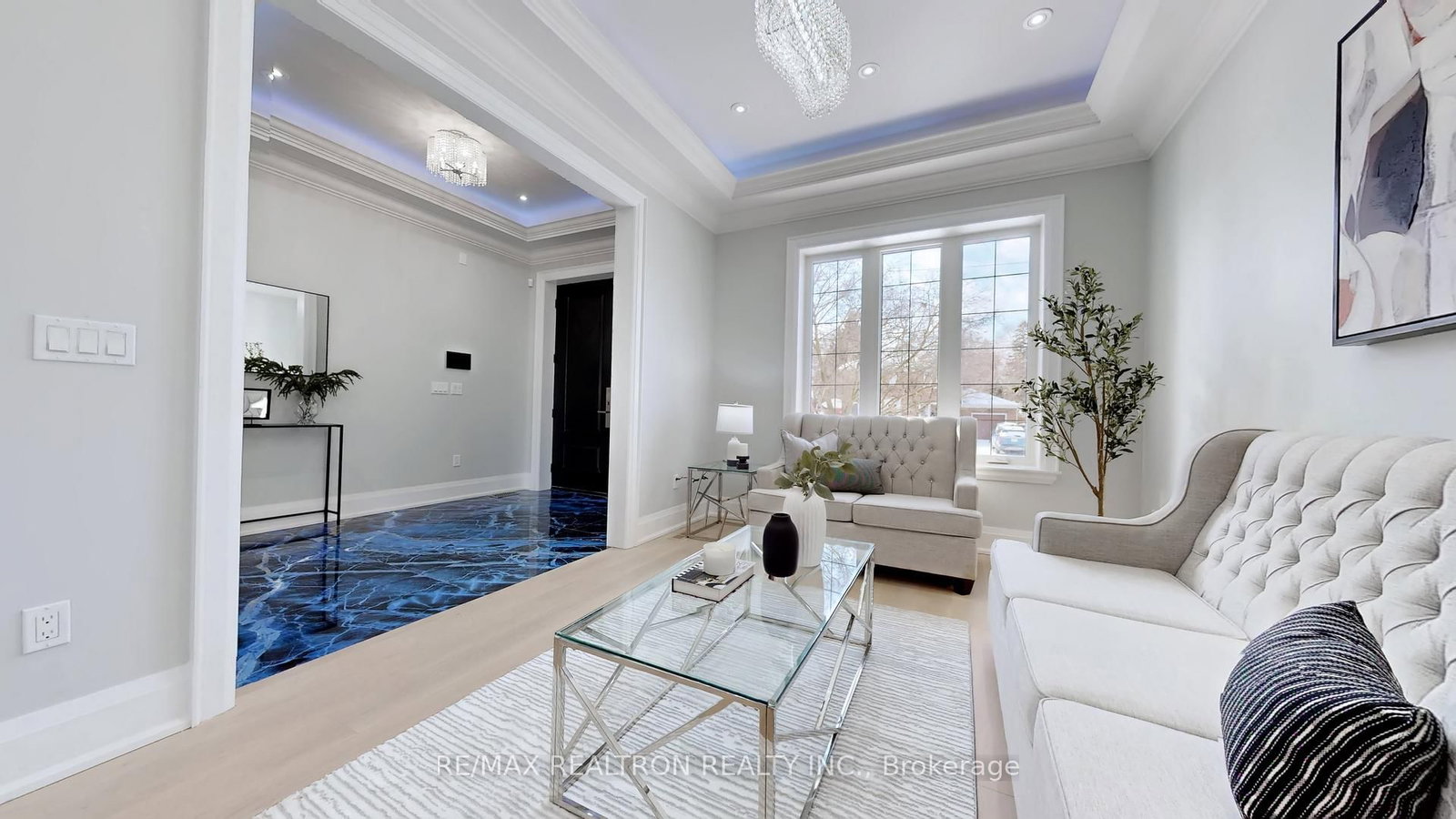 9 Roxaline Street • Toronto, ON photo 4