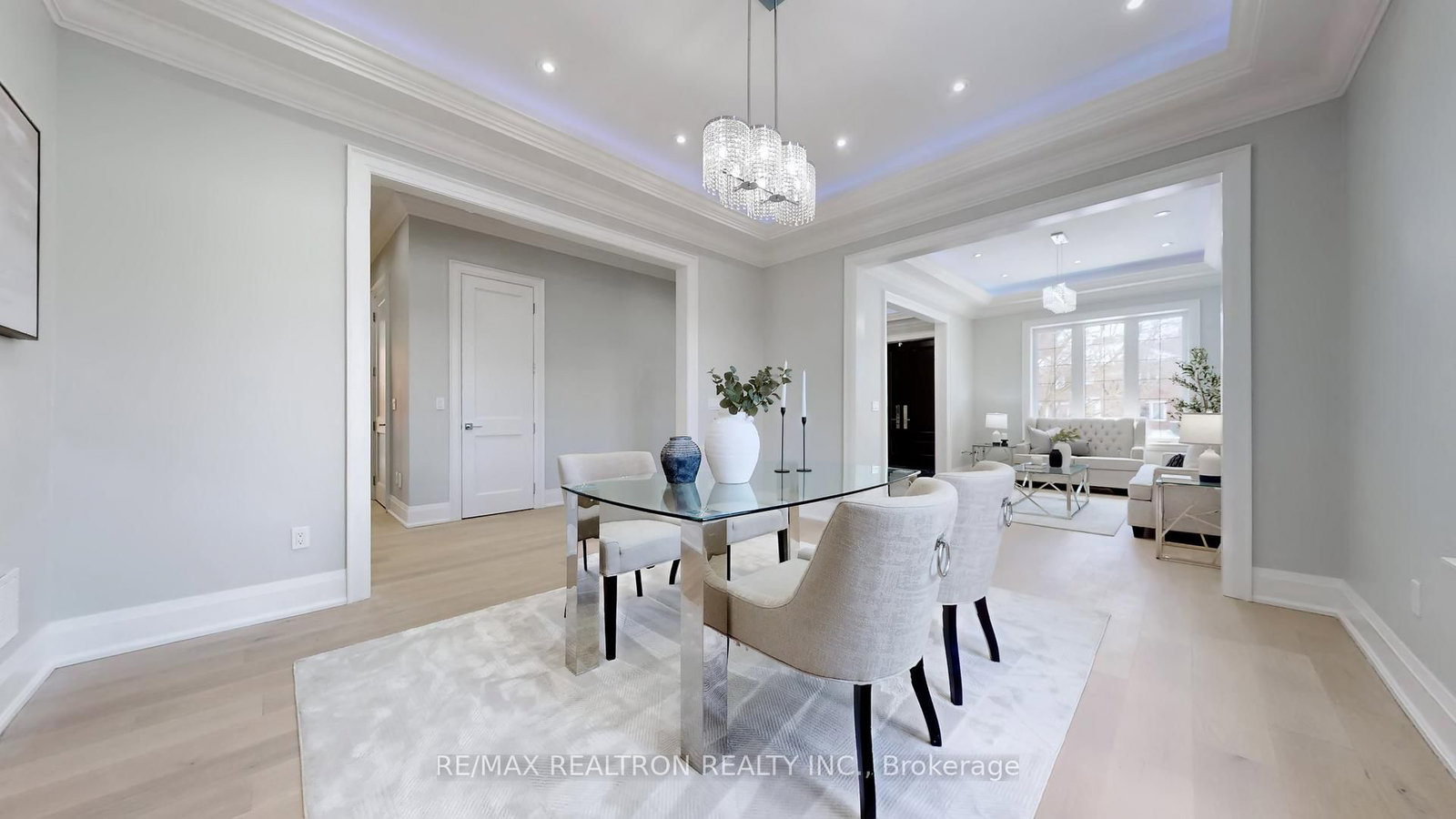 9 Roxaline Street • Toronto, ON photo 8