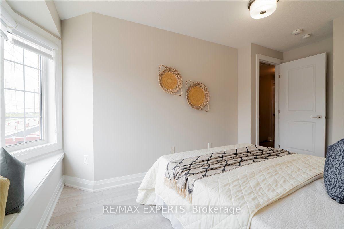 4025 Sixth Line • Oakville, ON photo 35