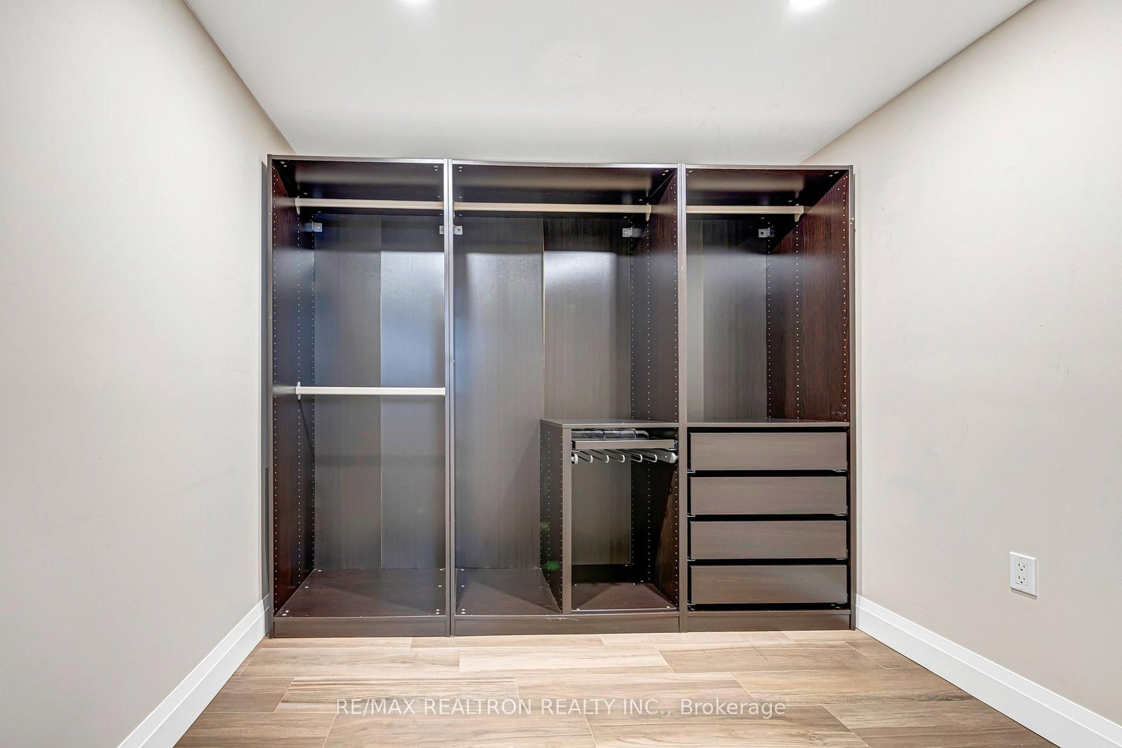 44 Fenley Drive • Toronto, ON photo 27