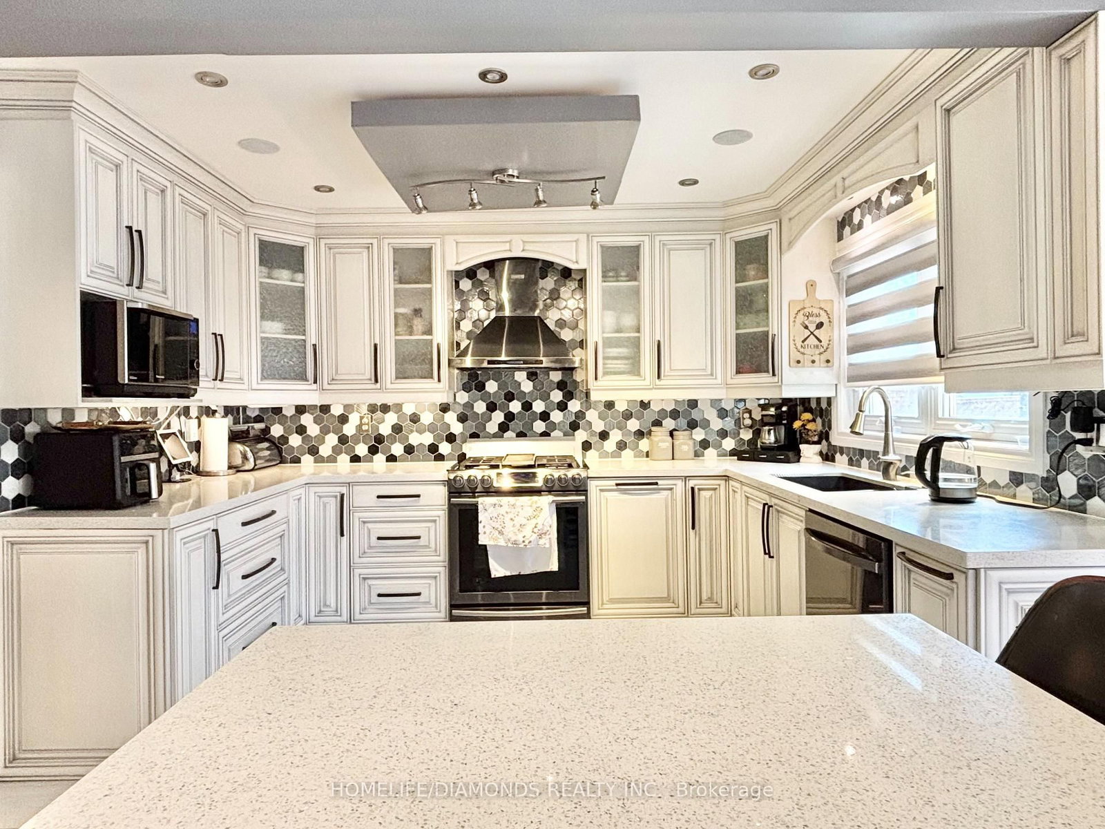 186 FERNFOREST Drive • Brampton, ON photo 9