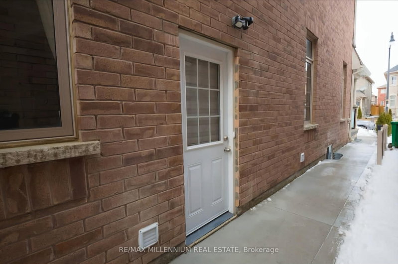 BSMT - 7 Lloyd Crescent