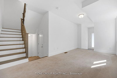 3321 Azam Way • Oakville, ON photo 5