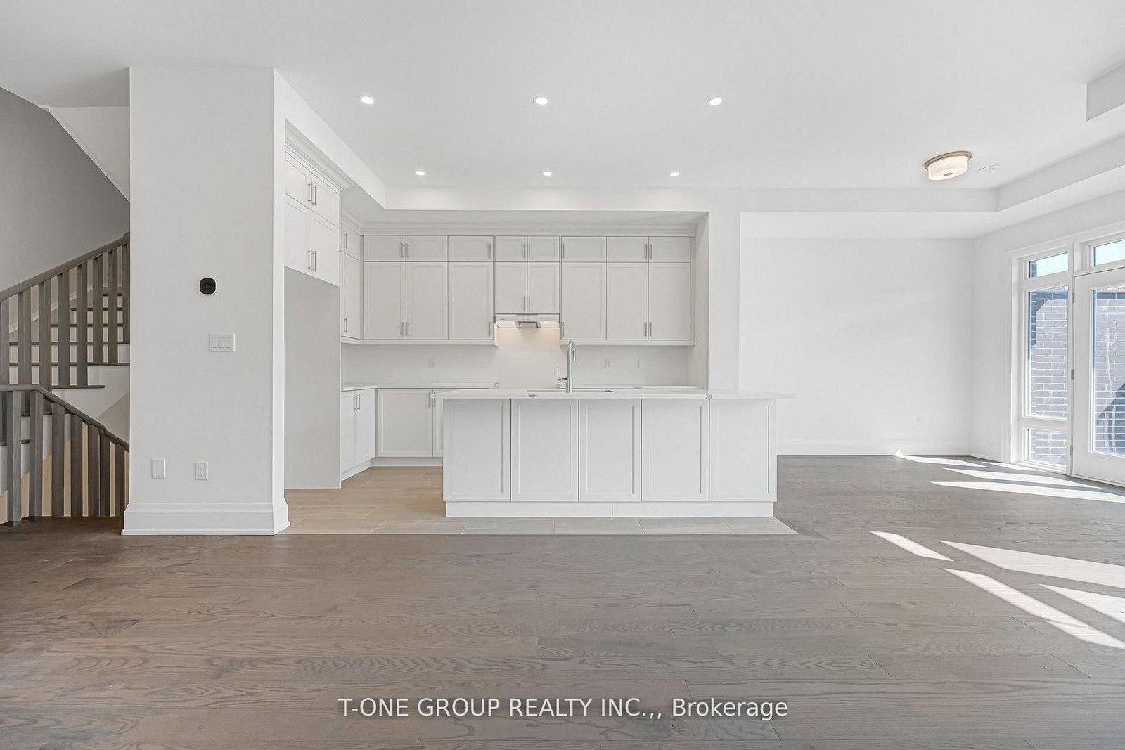 3321 Azam Way • Oakville, ON photo 9
