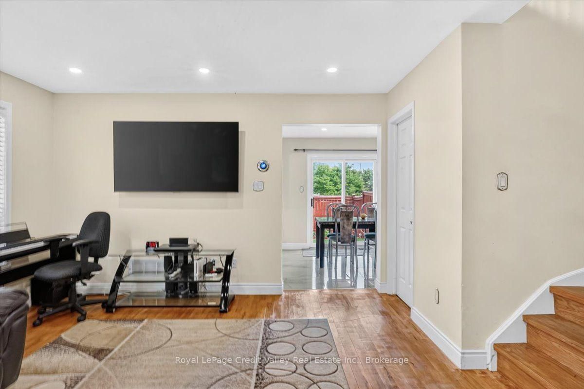 43 Coppermill Drive • Brampton, ON photo 3