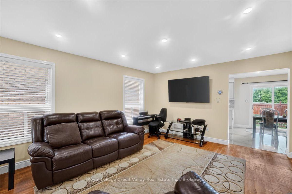 43 Coppermill Drive • Brampton, ON photo 5
