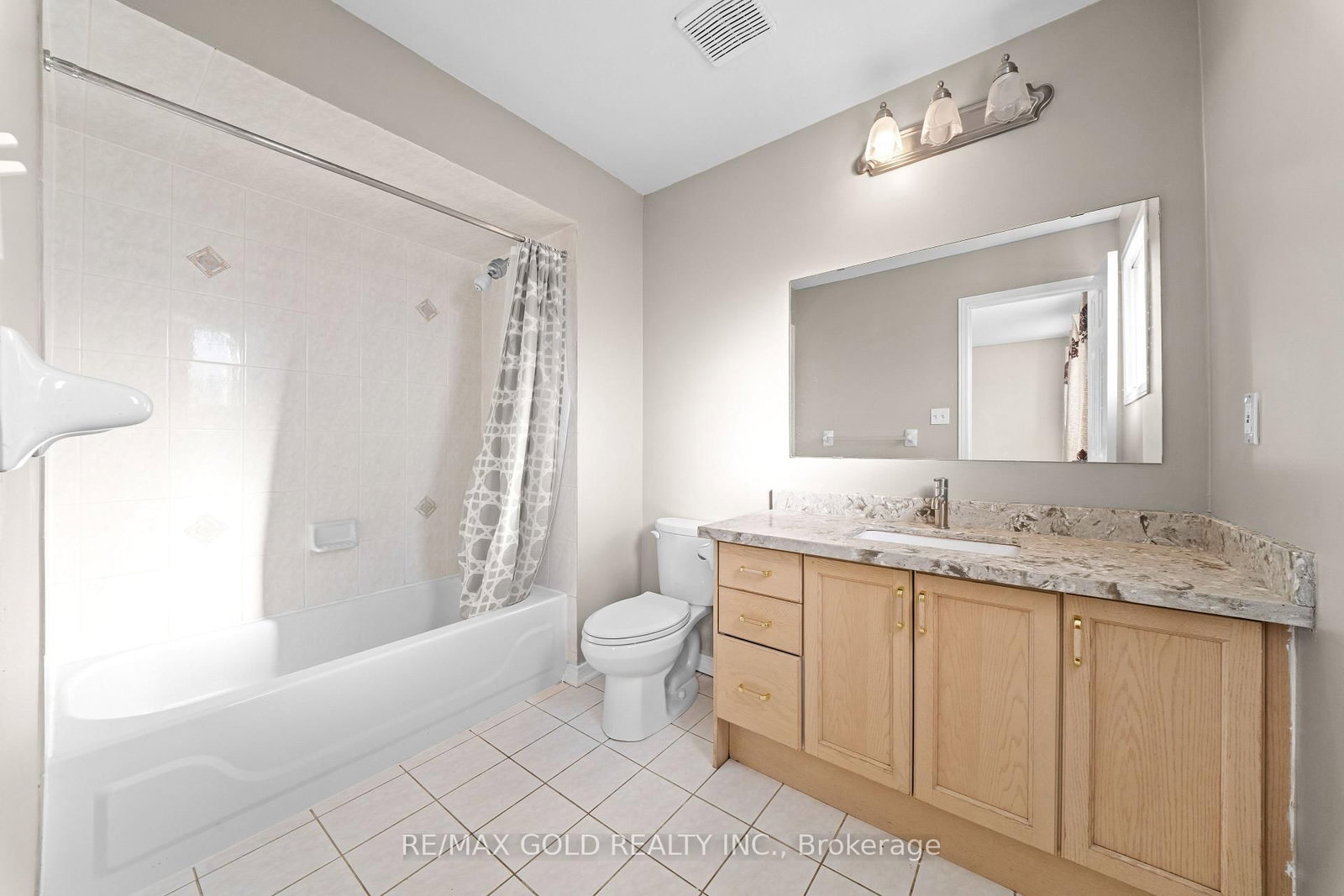 24 Alberta Terrace • Brampton, ON photo 11