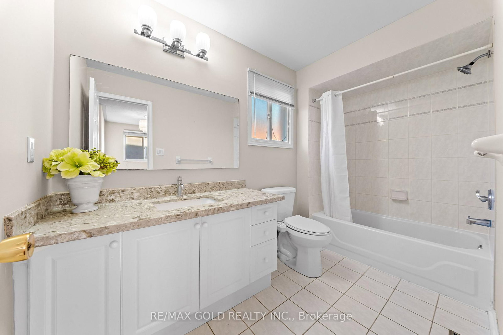 24 Alberta Terrace • Brampton, ON photo 14