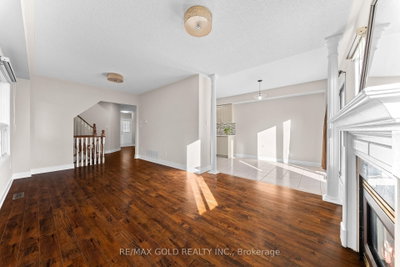24 Alberta Terrace • Brampton, ON photo 4