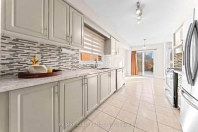 24 Alberta Terrace • Brampton, ON photo 8