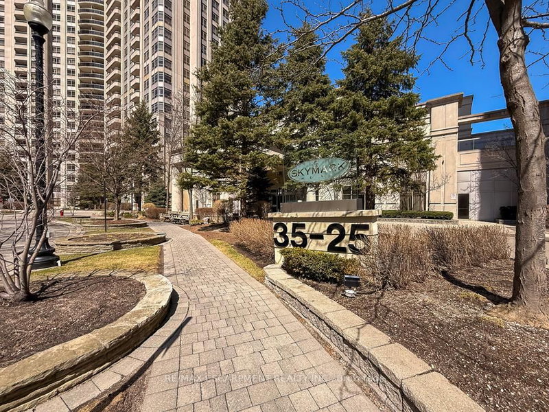 2706 - 35 Kingsbridge Garden Circle