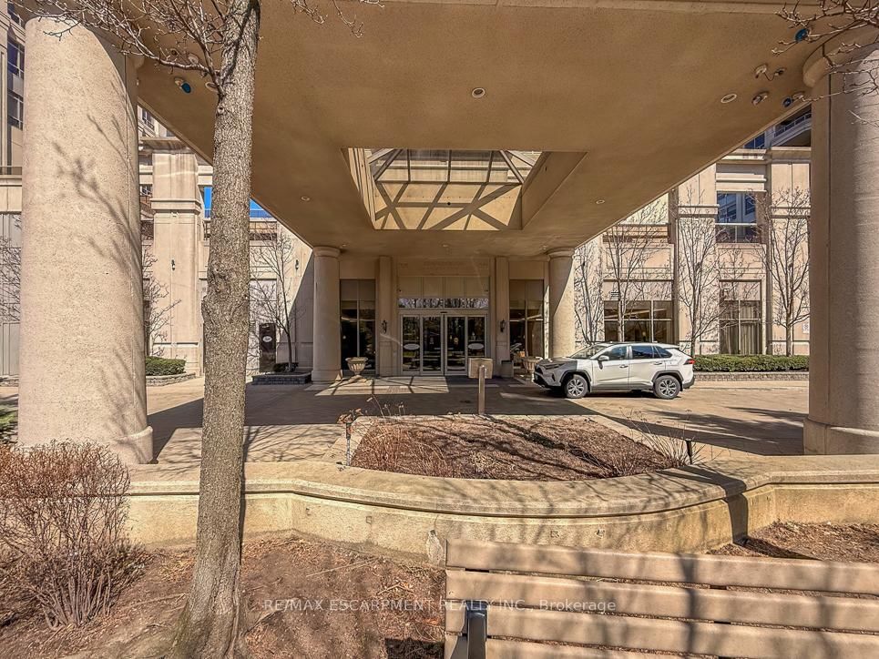 35 Kingsbridge Garden Circle • #2706 • Mississauga, ON photo 3