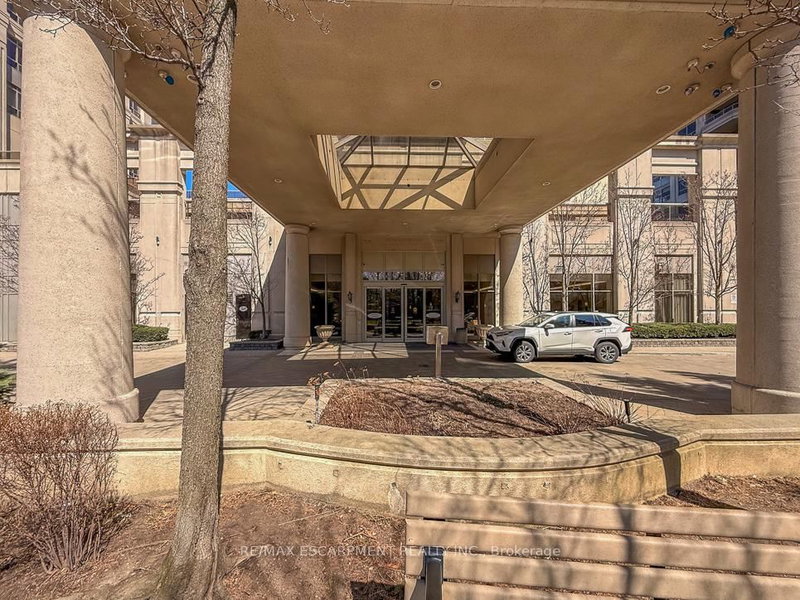 2706 - 35 Kingsbridge Garden Circle