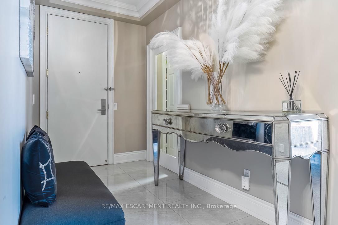 35 Kingsbridge Garden Circle • #2706 • Mississauga, ON photo 6