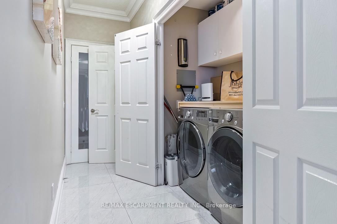 35 Kingsbridge Garden Circle • #2706 • Mississauga, ON photo 8