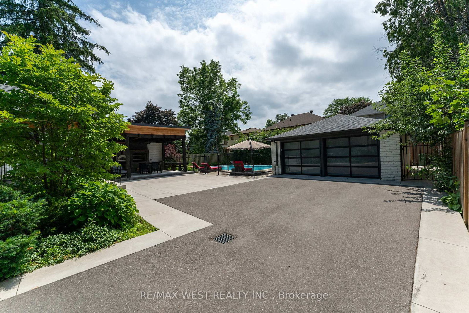 92 Warwood Road • Toronto, ON photo 27